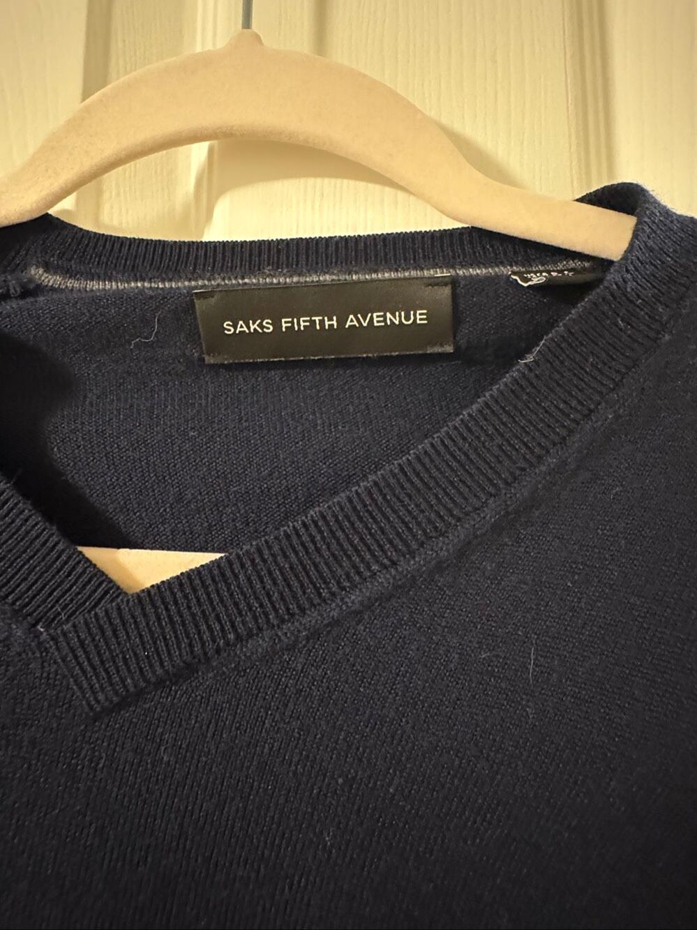 Saks Fifth Avenue Navy V-Neck Wool Blend Sweater Size M - Picture 3 of 6